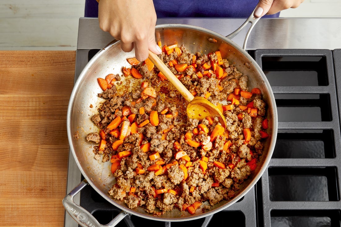 recipe-step-image-Cook the beef & carrots}