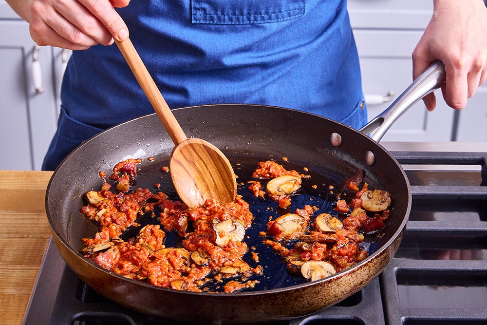 recipe-step-image-Make the sauce }