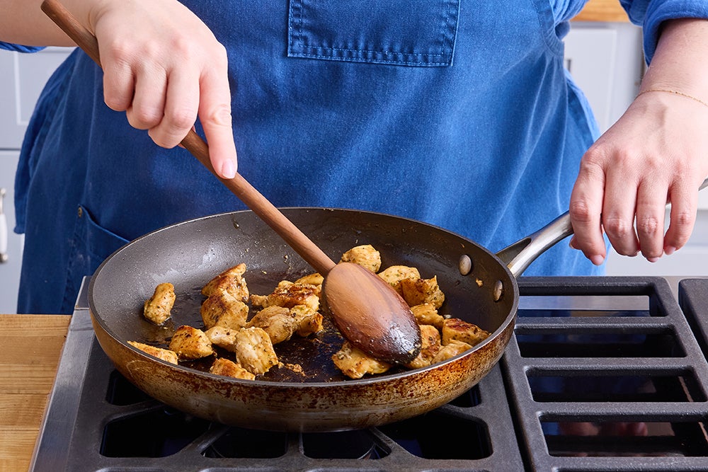 recipe-step-image-Cook the chicken}