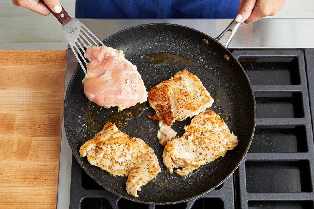 recipe-step-image-Cook the chicken:}