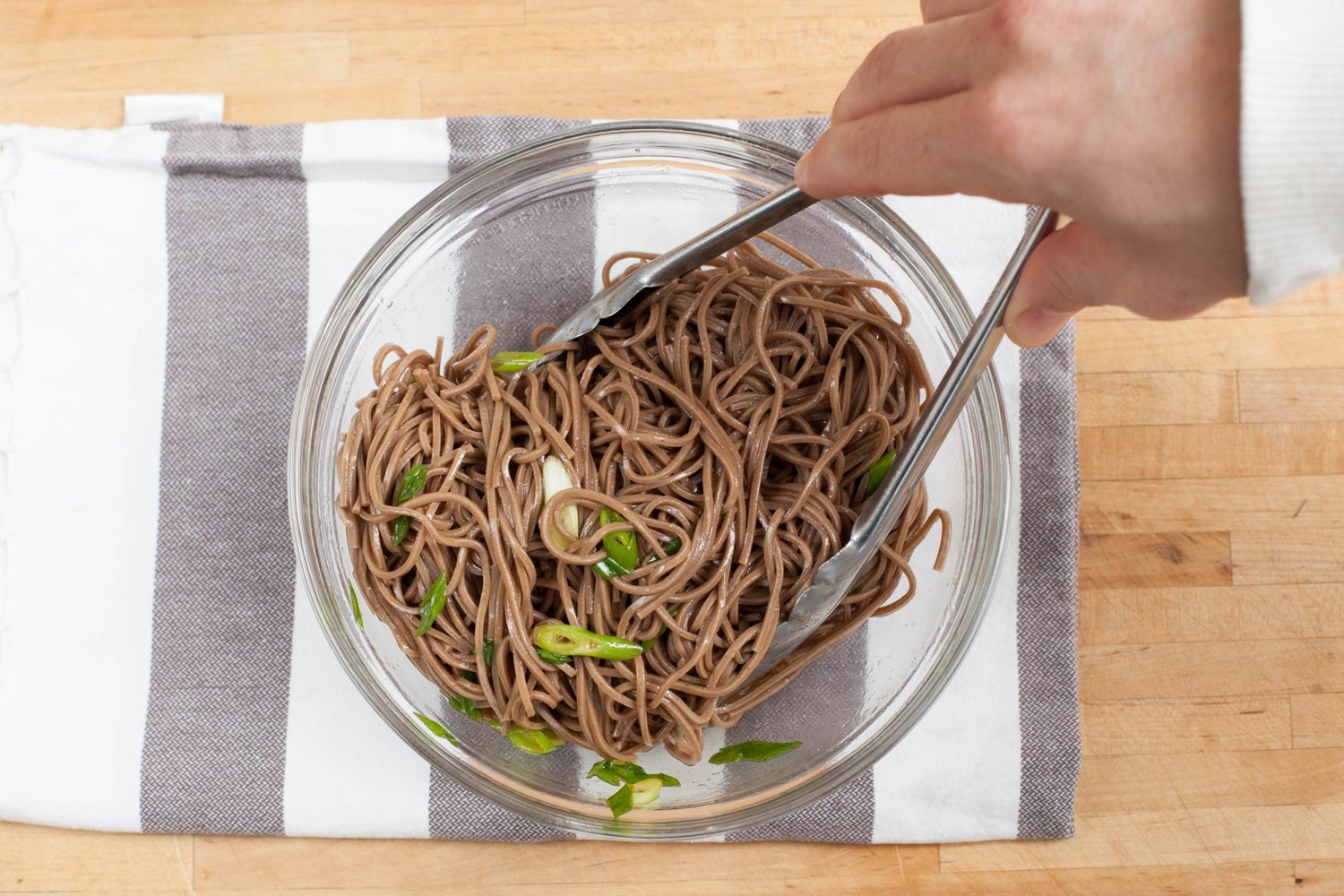 recipe-step-image-Cook & dress the noodles:}