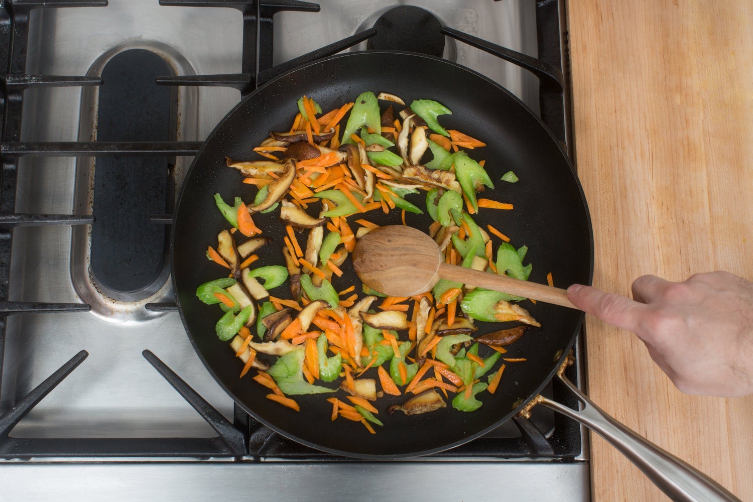 recipe-step-image-Start the vegetables:}