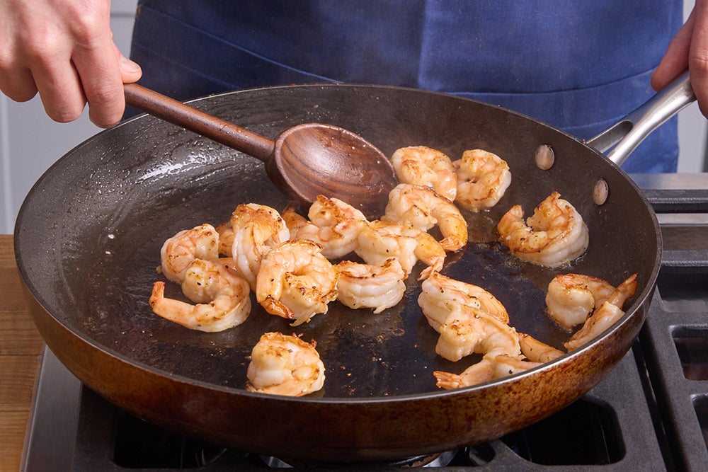 recipe-step-image-Cook the shrimp}