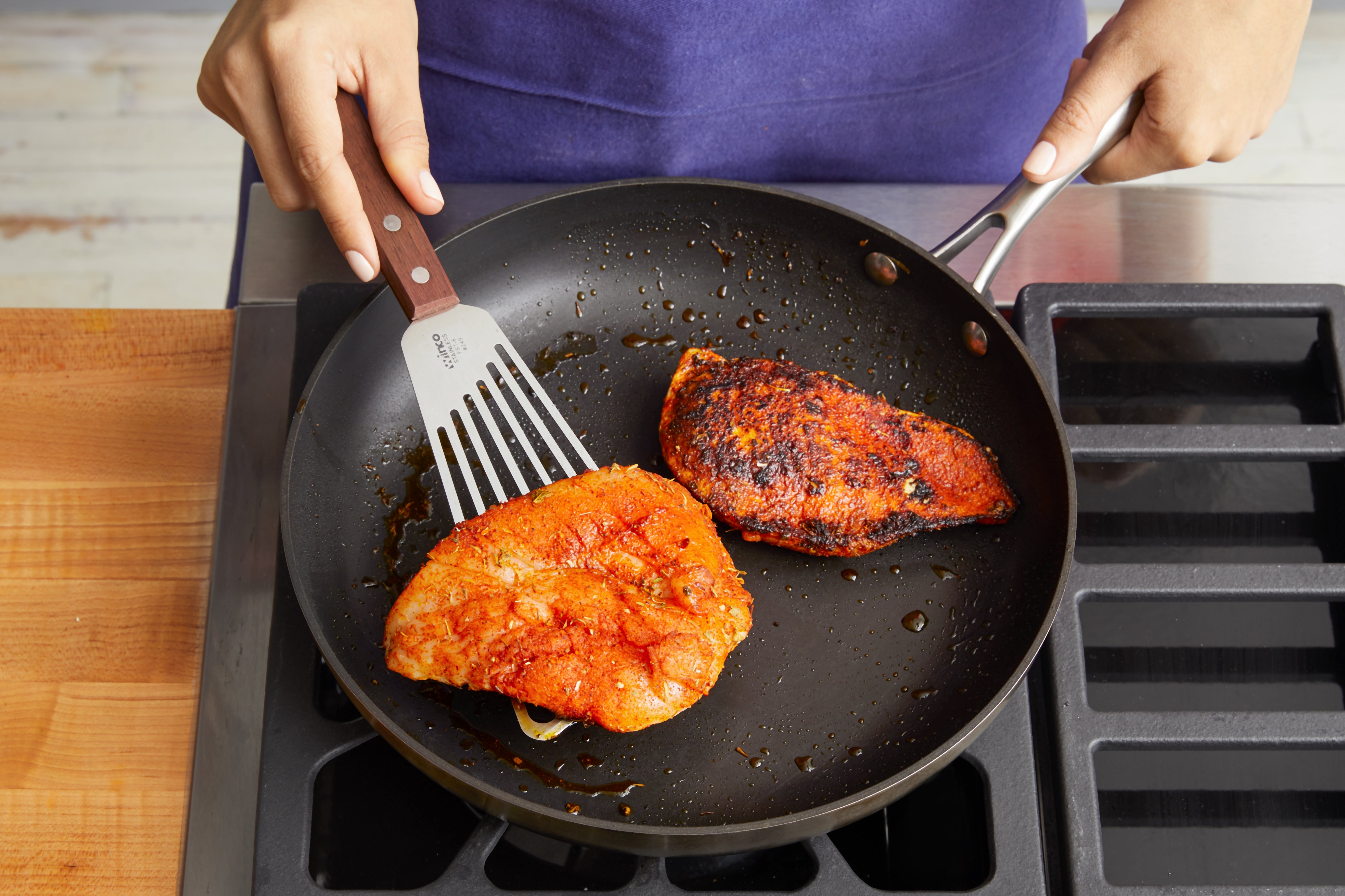 recipe-step-image-Cook the chicken:}