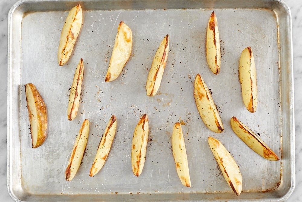 recipe-step-image-Roast the potatoes}