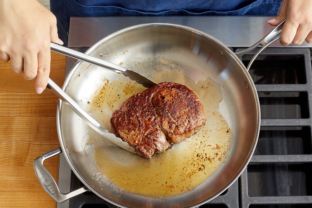 recipe-step-image-Cook the steak}