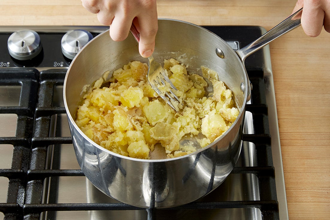 recipe-step-image-Cook & mash the potatoes:}