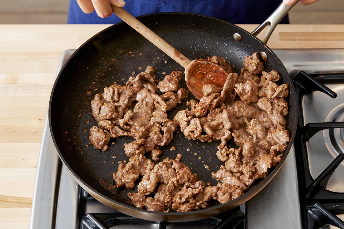recipe-step-image-Cook the beef:}