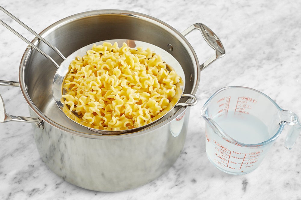 recipe-step-image-Cook the pasta}