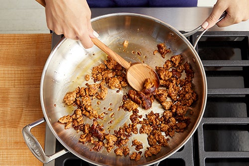 recipe-step-image-Cook the sausage}