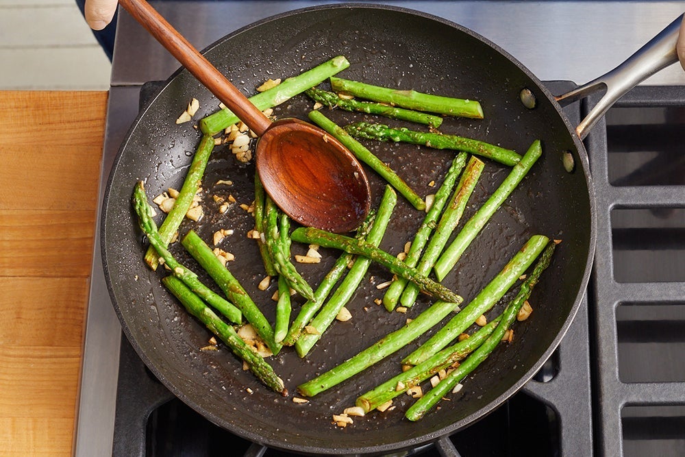 recipe-step-image-Cook the asparagus}