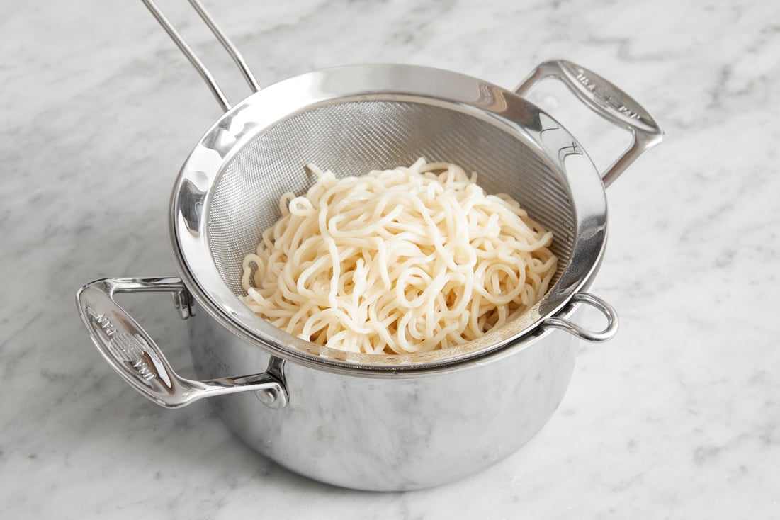 recipe-step-image-Cook the noodles}