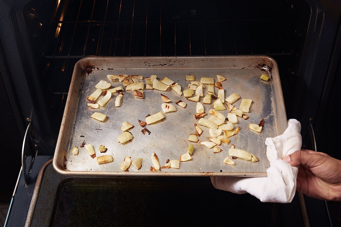 recipe-step-image-Roast the fennel:}