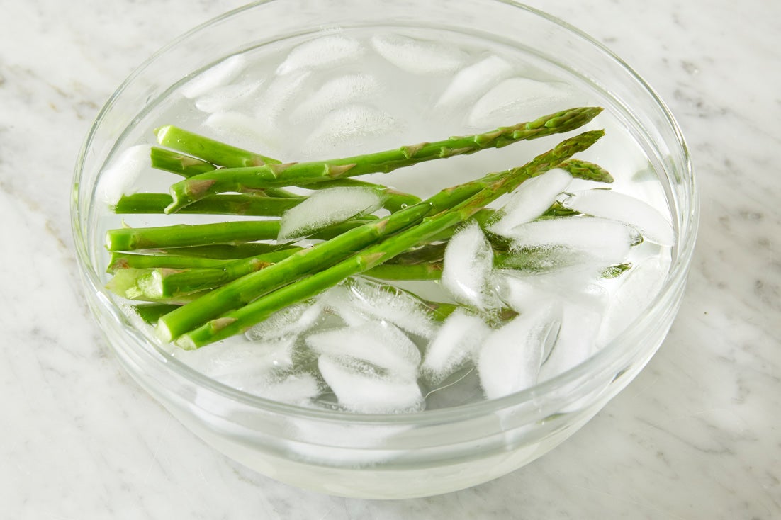 recipe-step-image-Blanch & shock the asparagus:}