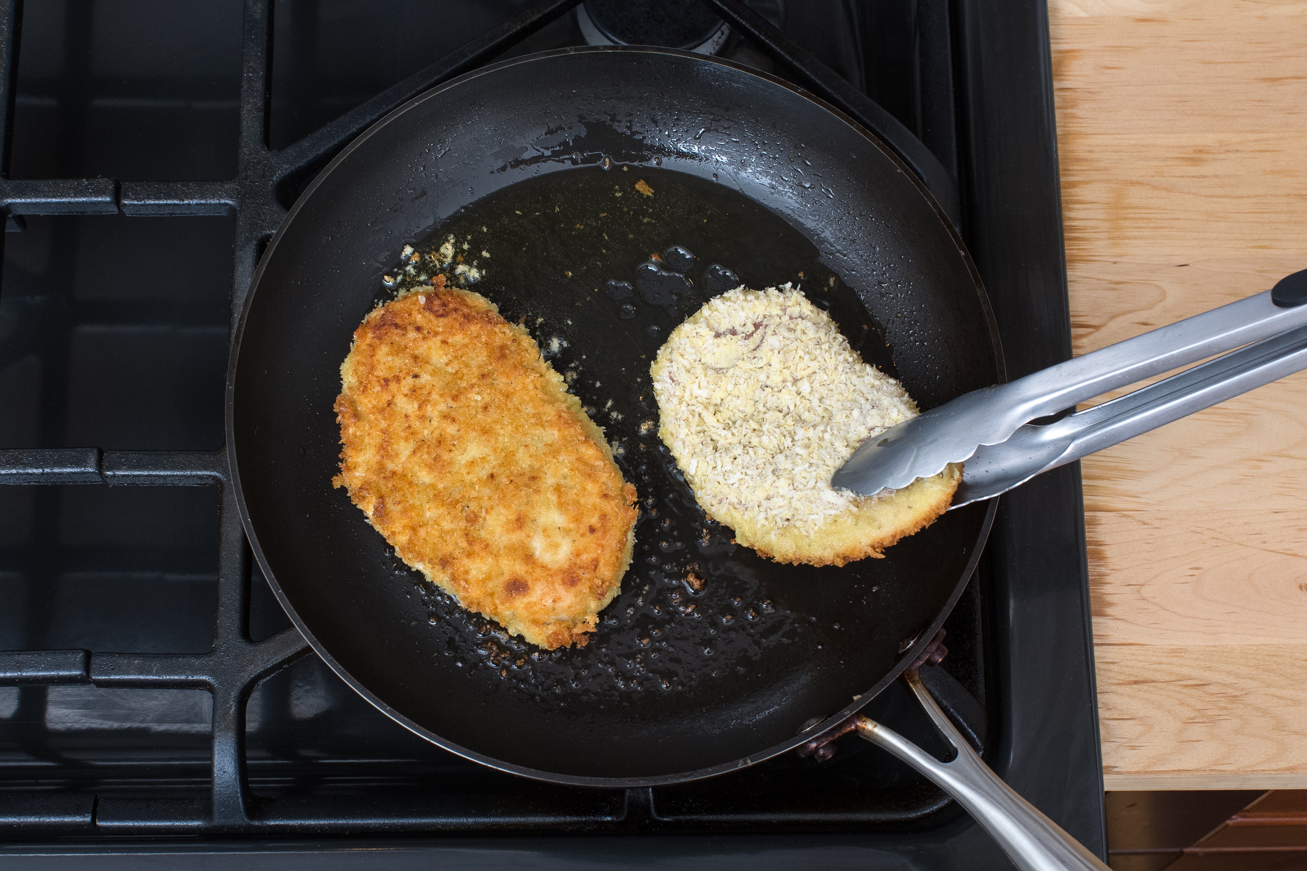 recipe-step-image-Cook the chicken:}