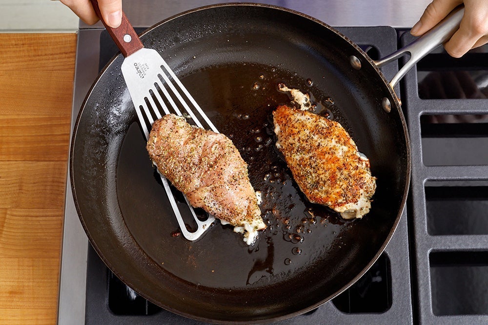 recipe-step-image-Cook the chicken}