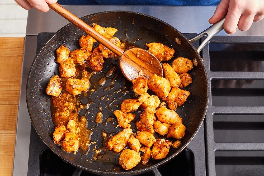 recipe-step-image-Cook & glaze the chicken}