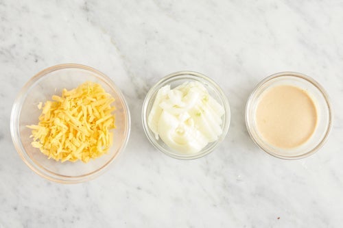 recipe-step-image-Prepare the remaining ingredients & make the sauce}