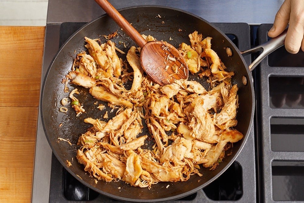 recipe-step-image-Cook & glaze the chicken }