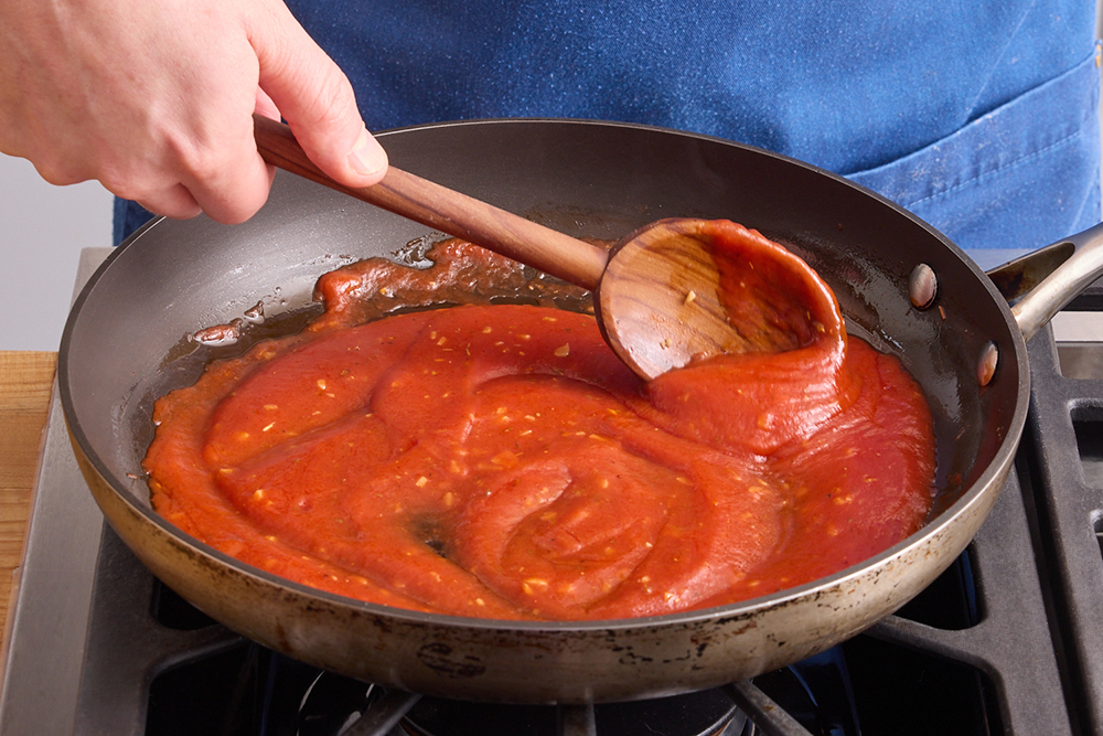 recipe-step-image-Make the sauce }