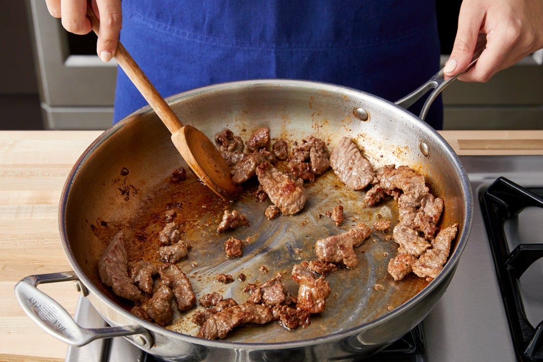 recipe-step-image-Cook the beef:}