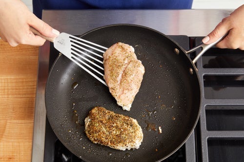 recipe-step-image-Cook the chicken}