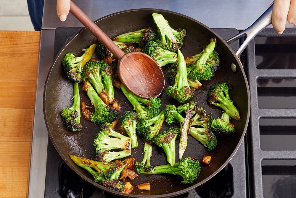 recipe-step-image-Cook the broccoli}