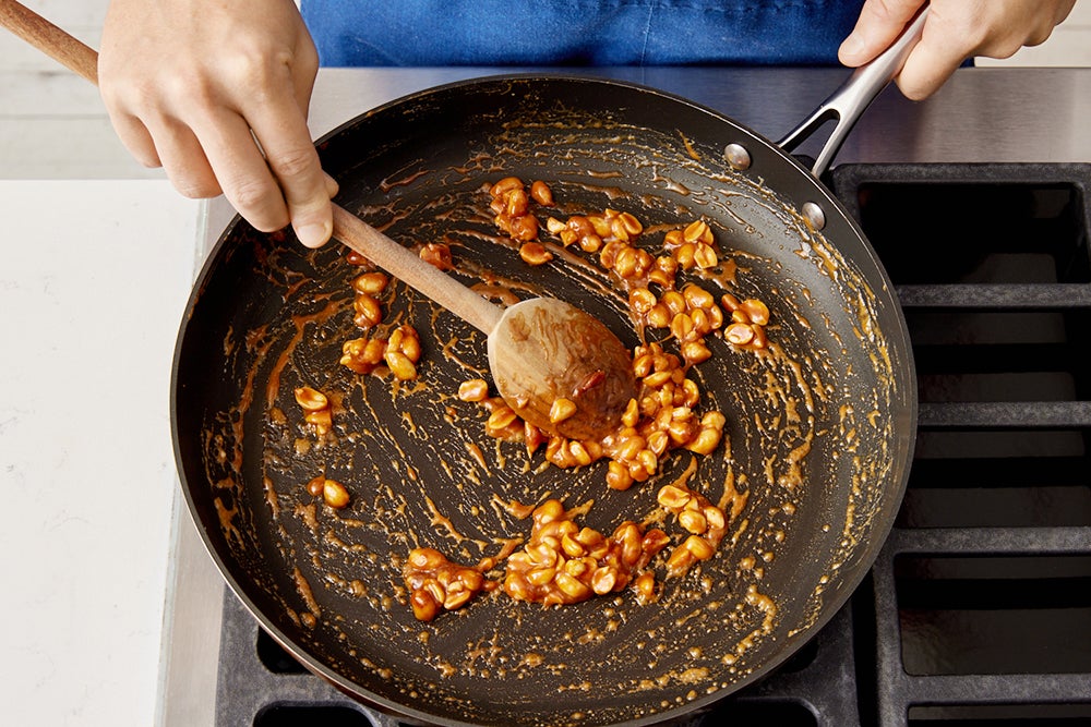 recipe-step-image-Make the candied peanuts}