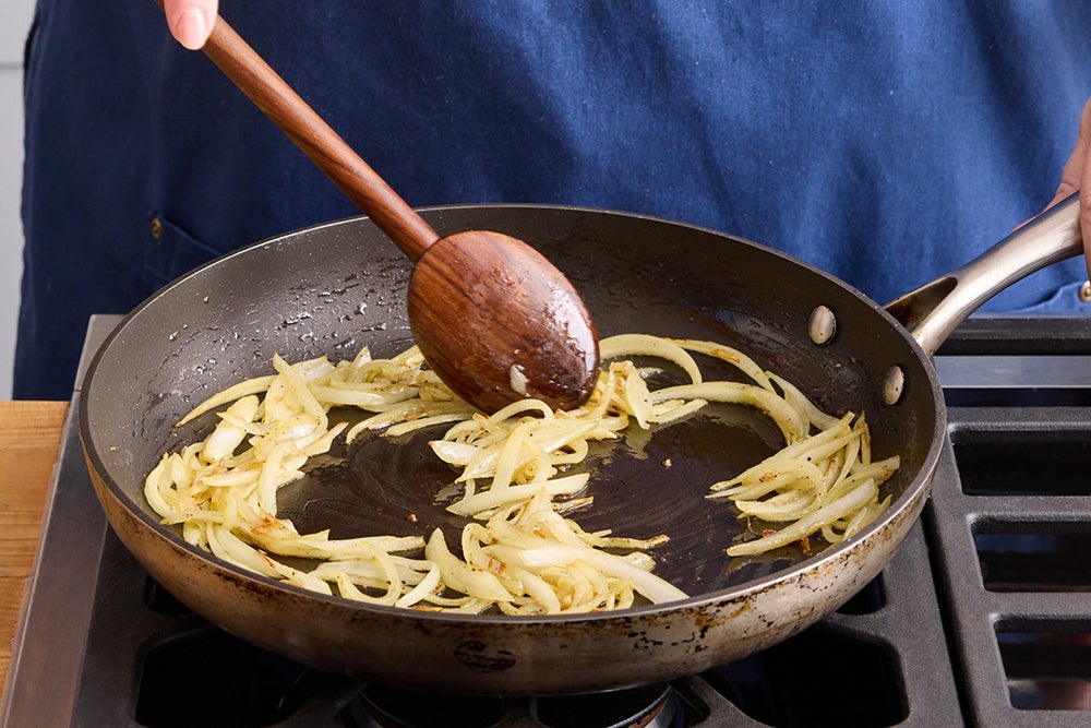 recipe-step-image-Cook the onion}