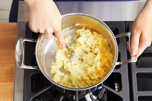 recipe-step-image-Cook & mash the potatoes}