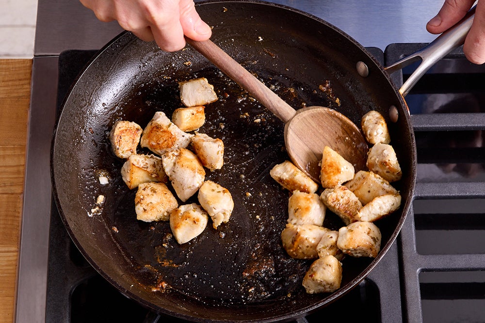 recipe-step-image-Cook the chicken}