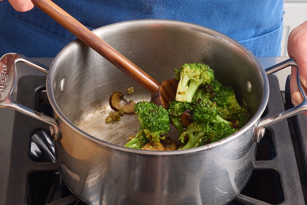 recipe-step-image-Cook the vegetables }