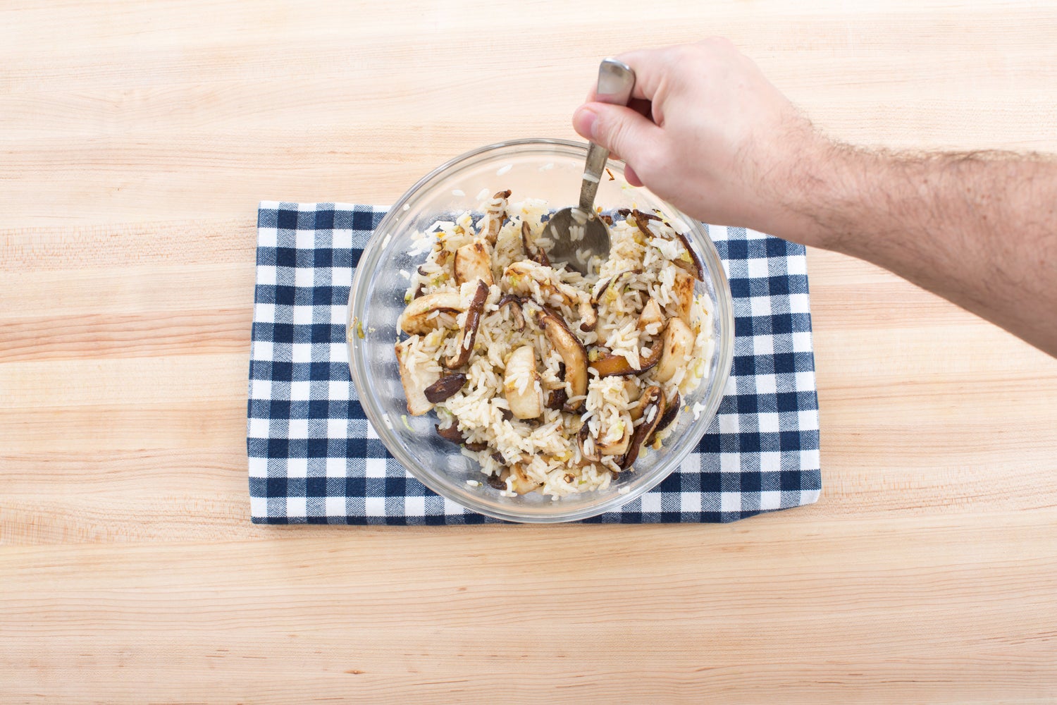 recipe-step-image-Dress the rice, mushrooms & turnips:}