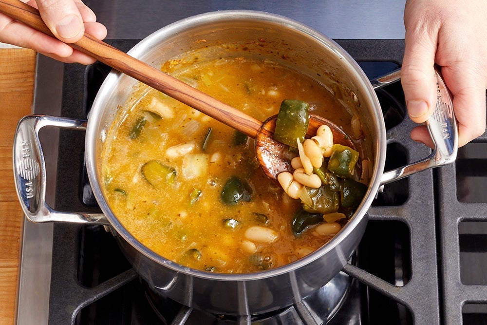 recipe-step-image-Make the chili}