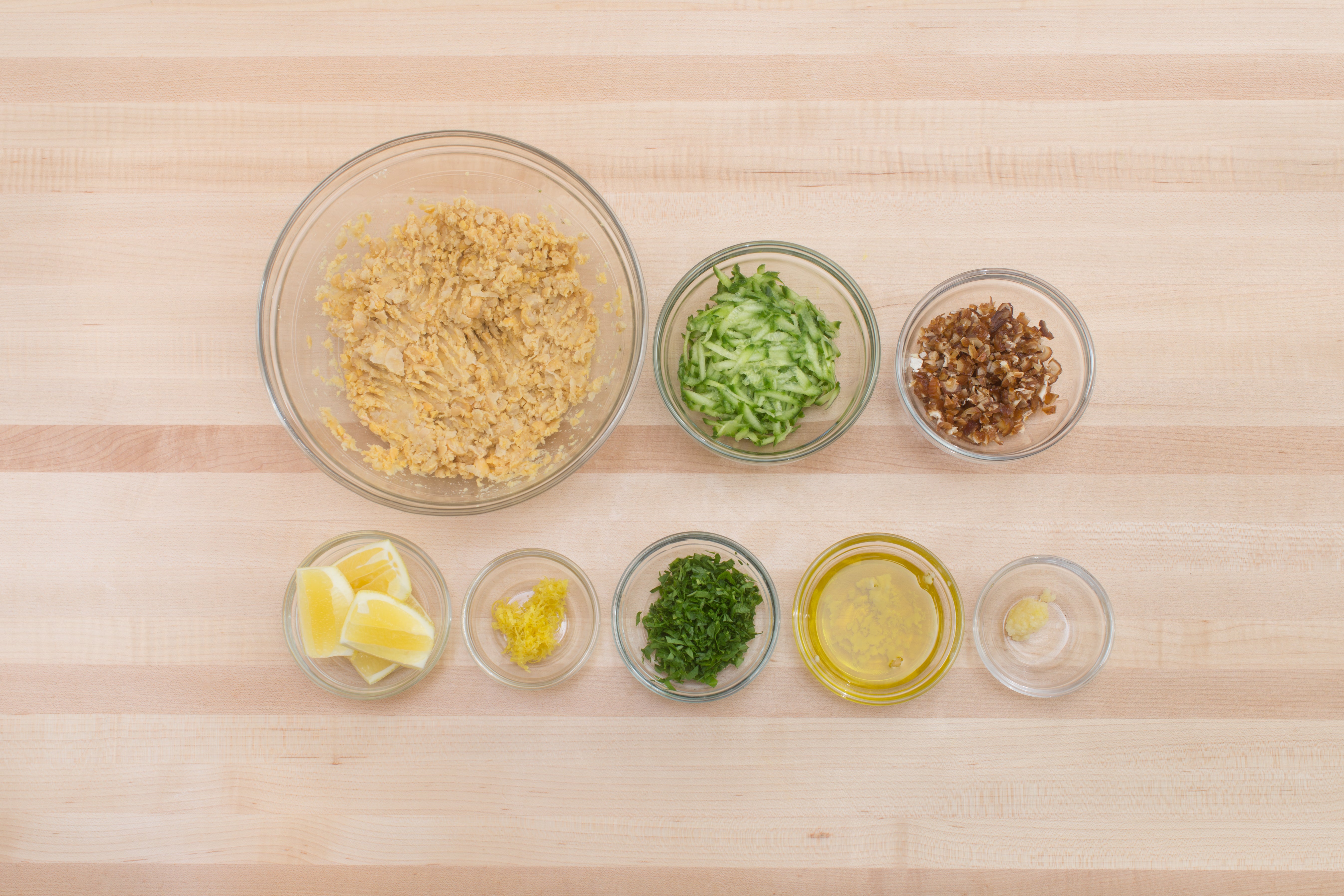 recipe-step-image-Prepare the ingredients:}