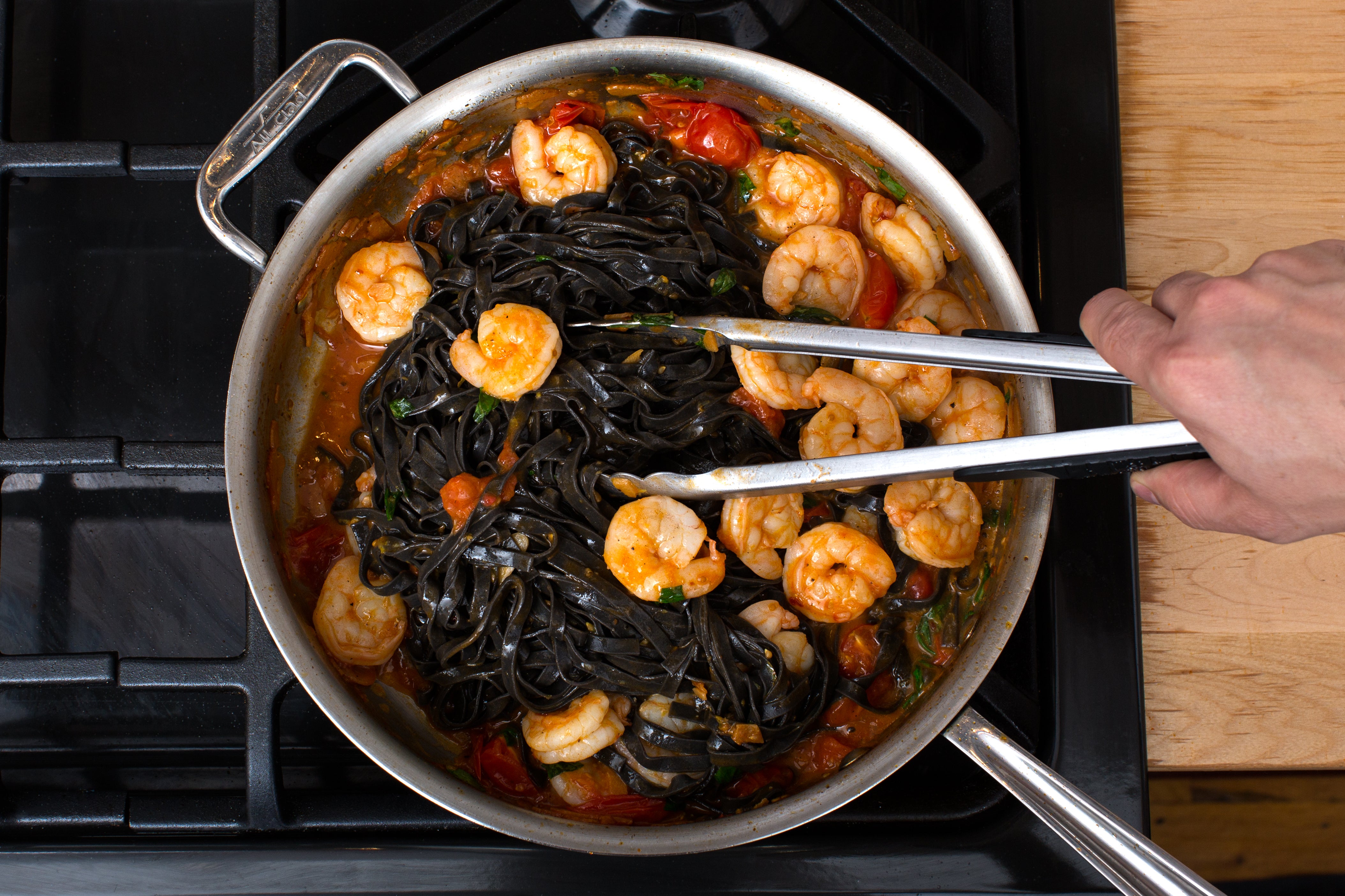 recipe-step-image-Finish the pasta:}