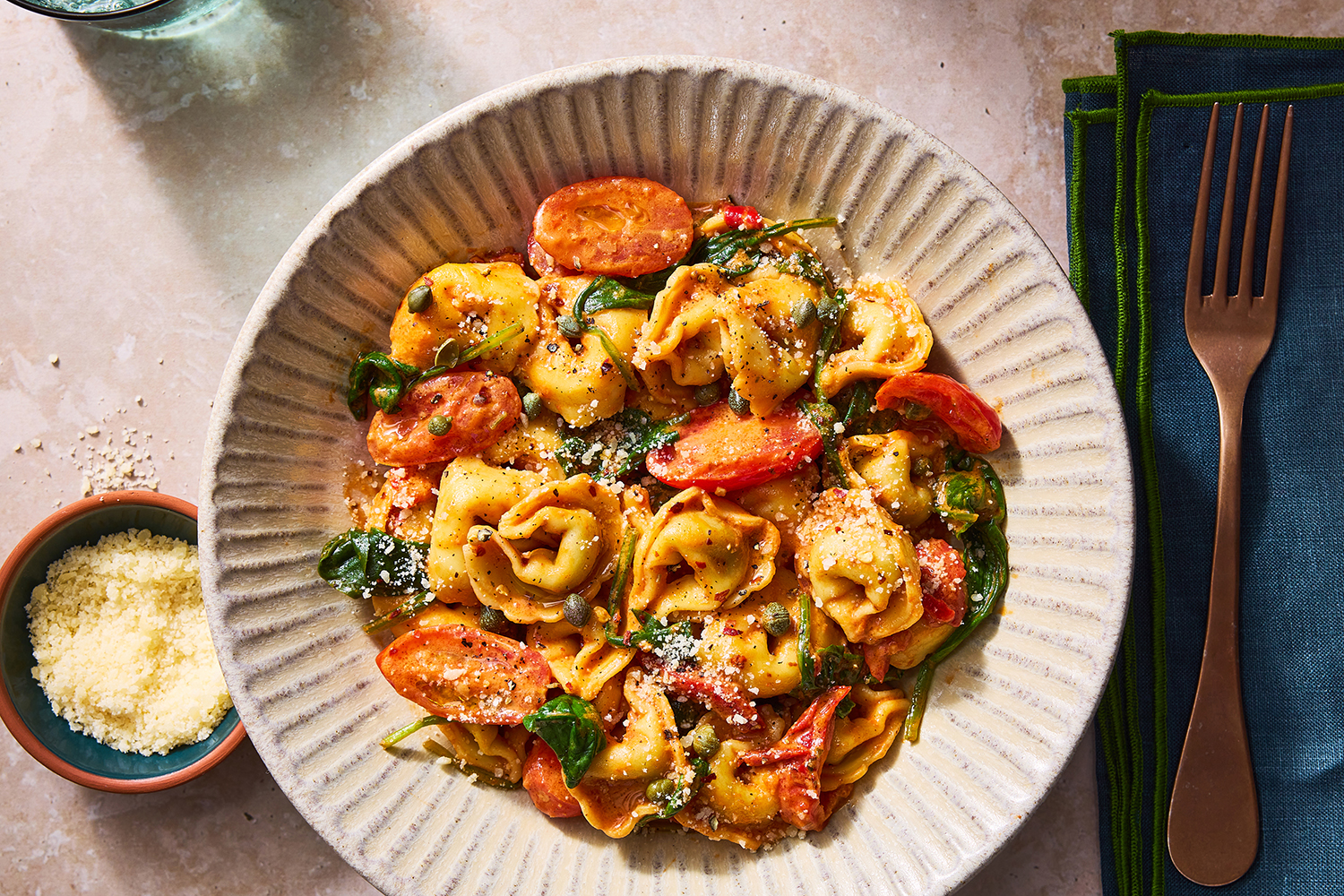 Pesto Tortellini in Red Pepper Sauce