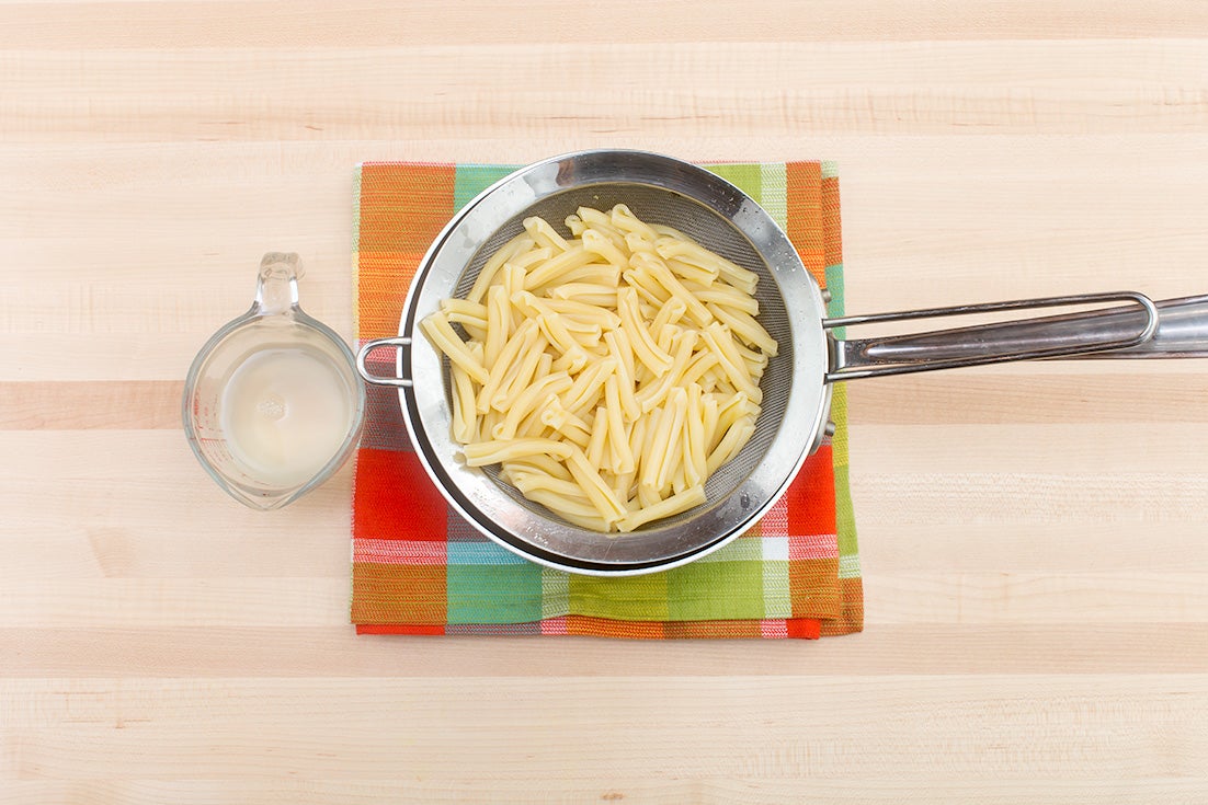 recipe-step-image-Cook the pasta:}